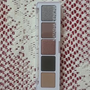 Natasha denona eyeshadow palette.